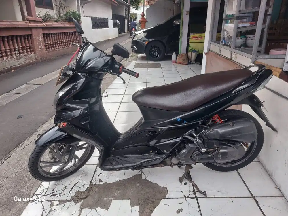 Motor Suzuki Skywave 2008 warna hitam
