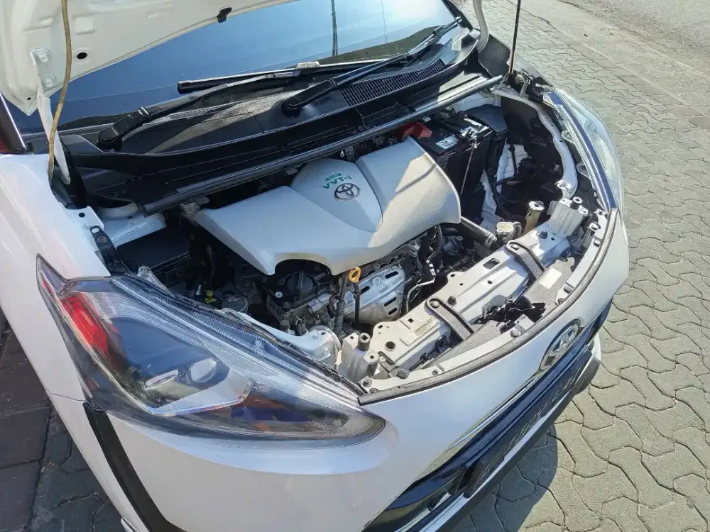 Toyota sienta Q 2018 at putih mobil sienta 2018 Q metik putih