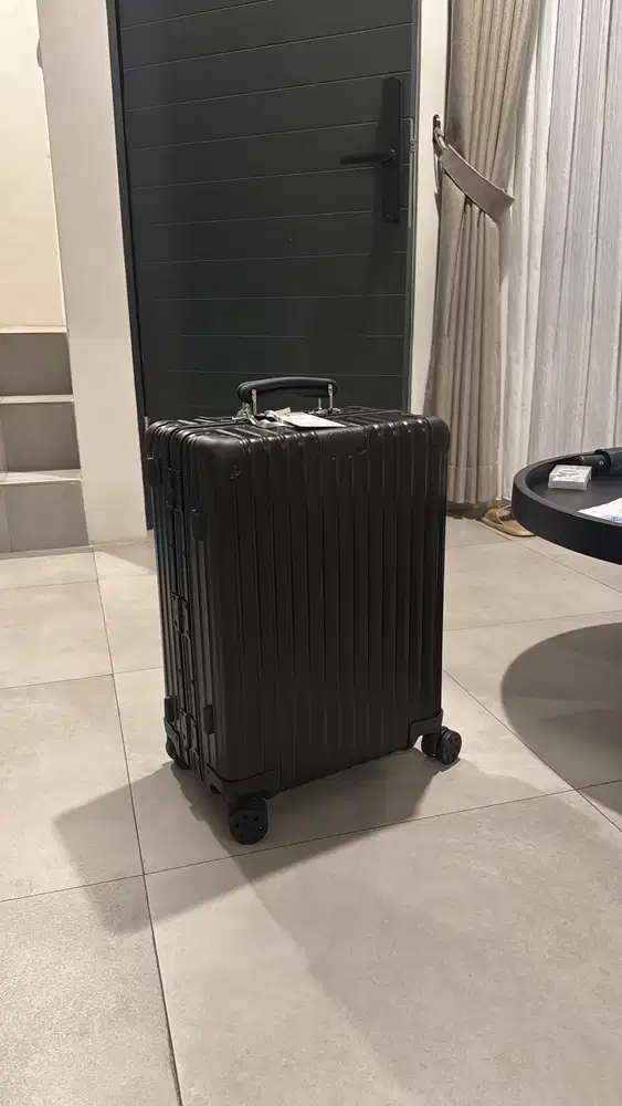 Rimowa Suitcase Black Aluminium