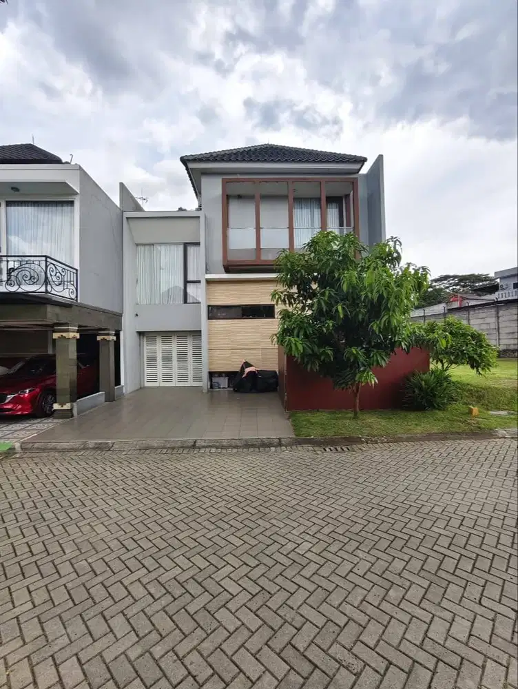Rumah Keren Taman Luas di Kebayoran Bintaro OF-16581
