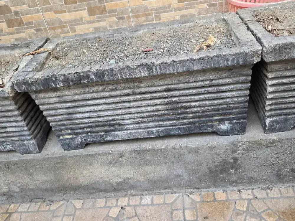 DIJUAL POT BATU KONDISI BEKAS