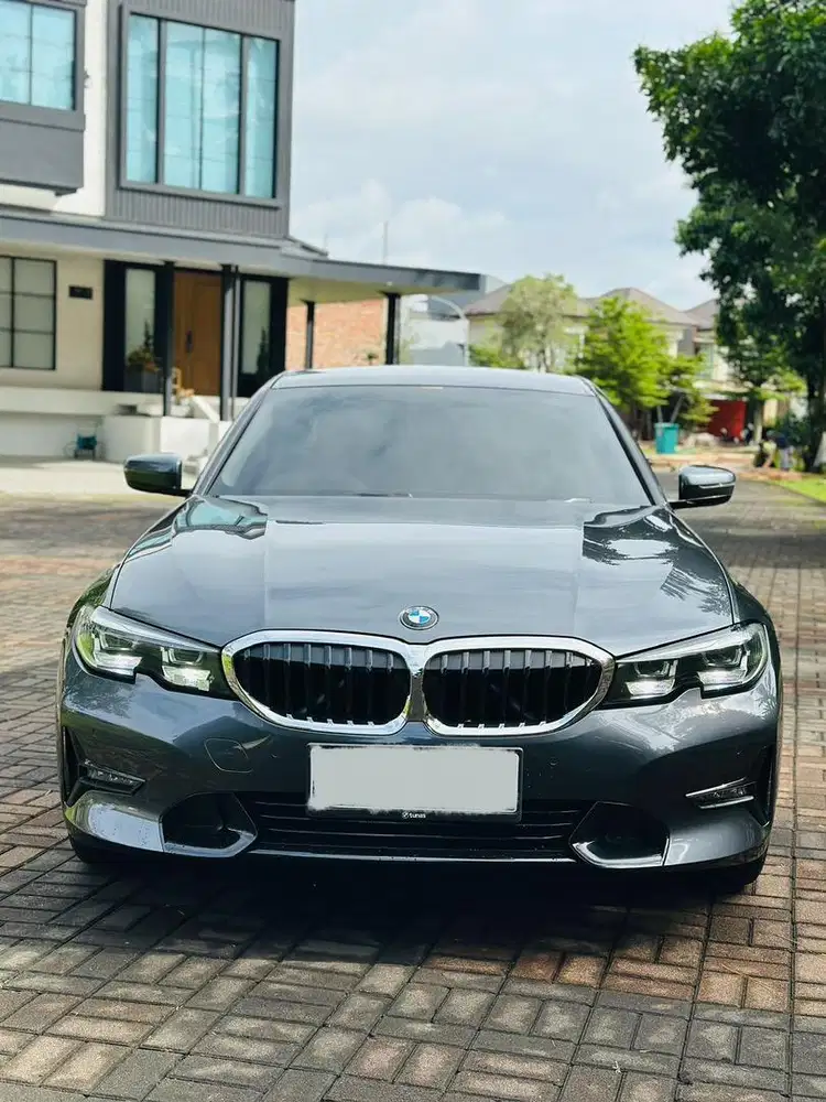Bmw 320i 2022 grey Like New Cash only 2000 CC Siapa Beruntung dia dpt
