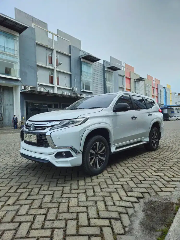 Mitsubishi Pajero Sport Dakar Ultimate AT 2017 Putih