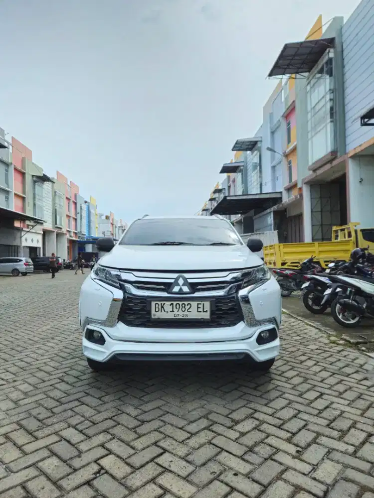 Mitsubishi Pajero Sport Dakar Ultimate AT 2017 Putih