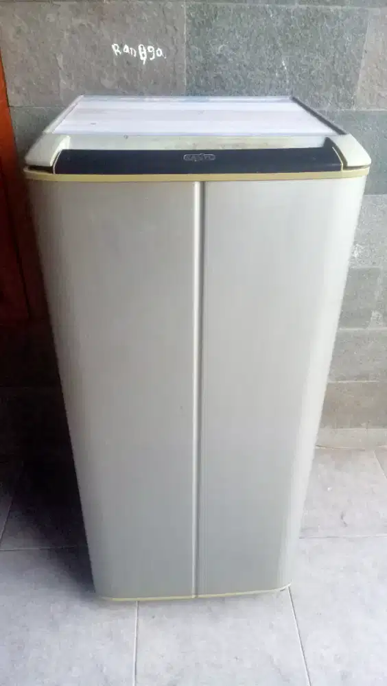 Kulkas 1 pintu merk sanyo