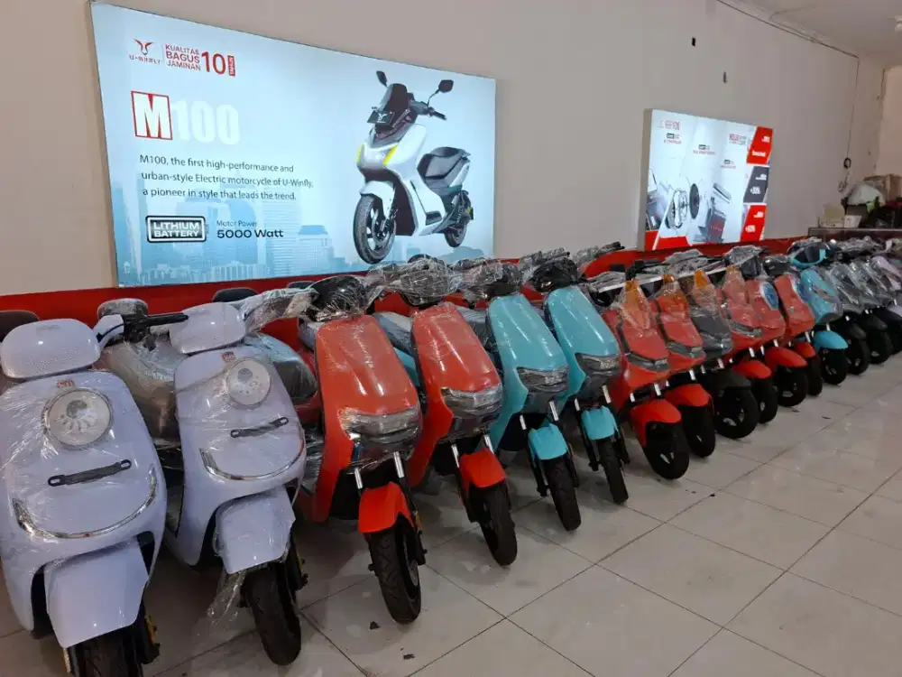 SELIS MOLIS TERBARU UWINFLY