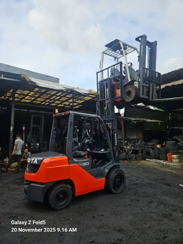 Forklift Toyota 3 Ton,Matic,Threelift 4,3 Meter,8FD30,Tahun 2020