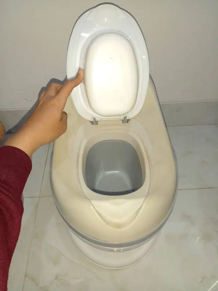 Baby Potty Training Seat Color: Cream/White - Preloved