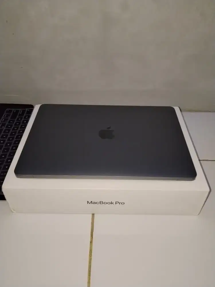 MacBook Pro M1 8/256 Fullset Space Grey Mulus No Dent Terawat