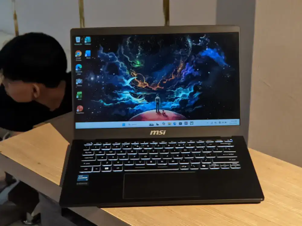 Laptop MSI Modern 14 i3 Gen 12 Ram 8 GB SSD 256 GB
