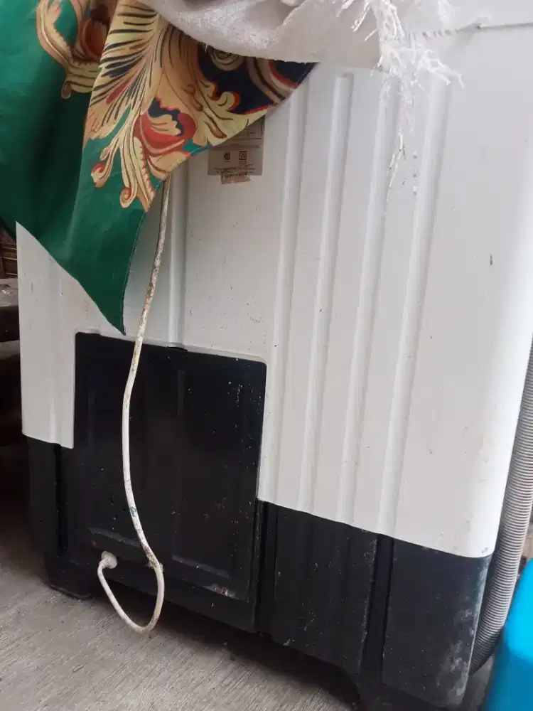 mesin cuci, bekas dlm keadaan dengung saja