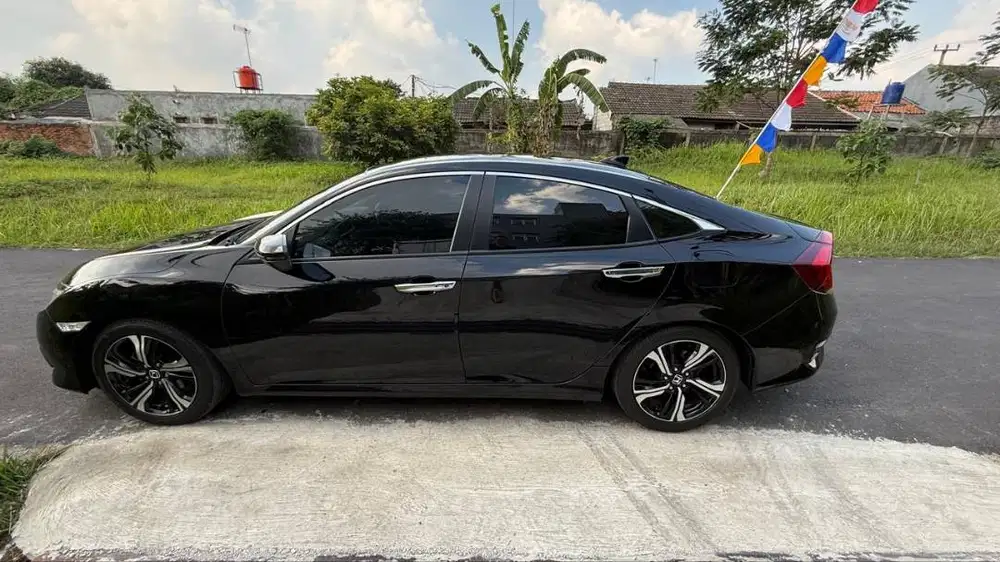 Honda CIVIC Turbo 1.5 TC CVT 2017 sedan hitam