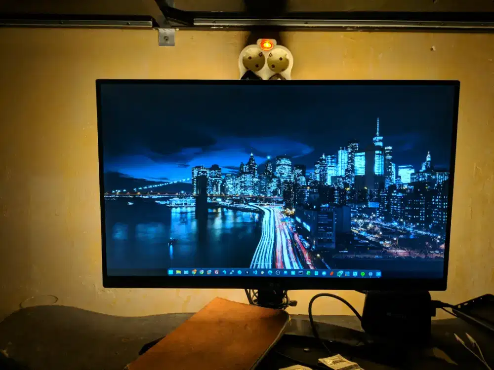 Monitor LG FHD IPS Layar Jernih 24inch Bezelless Mantap