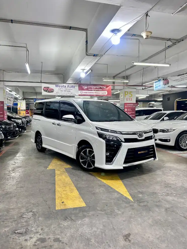Toyota Voxy 2.0 AT 2021 terawat 2020