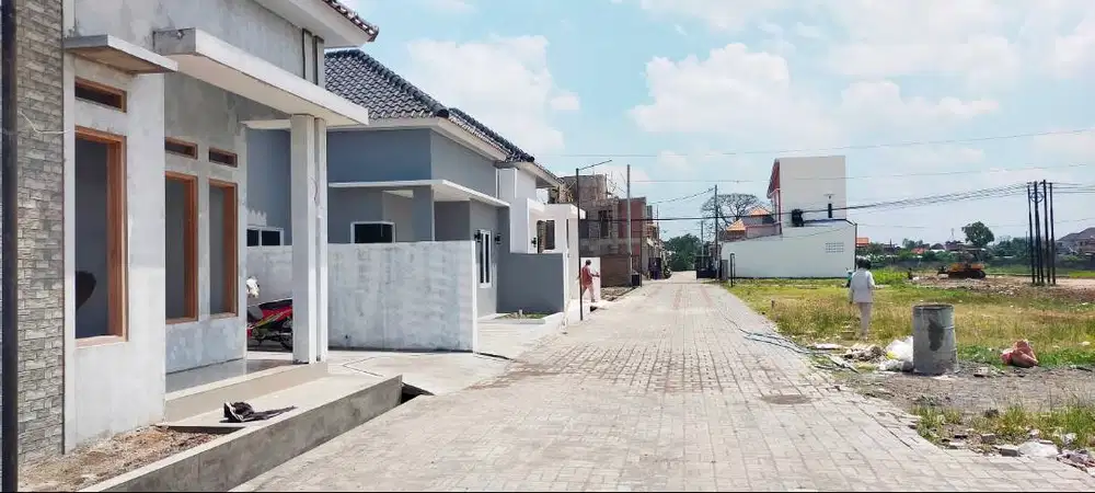 Di Jual murah 3 KT 2 KM  (LT 100 mtr ), Akses mudah . Bs KPR & Cash