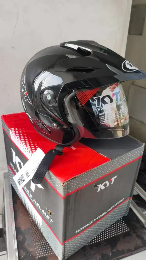 Helm KYT RR2 Venom