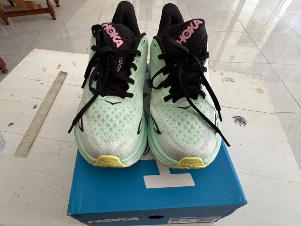 Sepatu Hoka Clifton 9