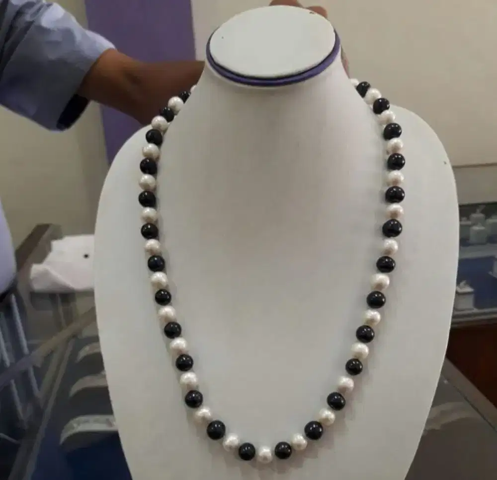 1 SET PERHIASAN MUTIARA AIR LAUT DARI LOMBOK