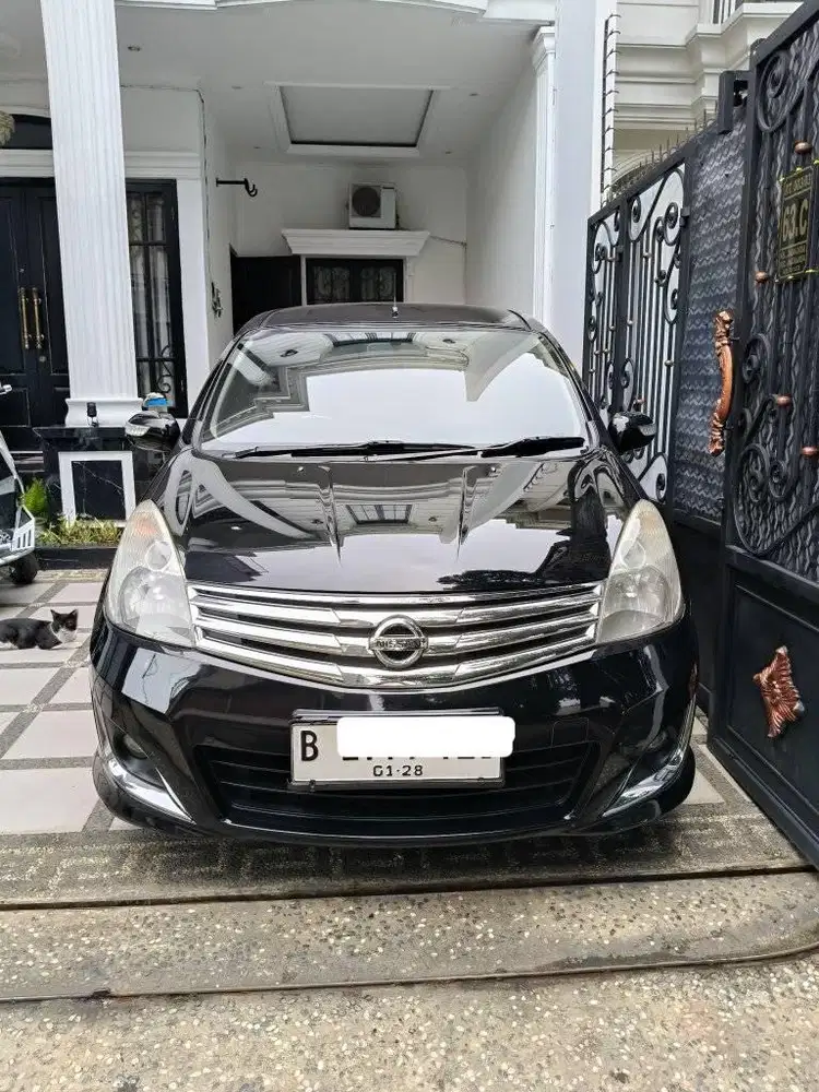 Grand Livina 1.5 Ultimate AT