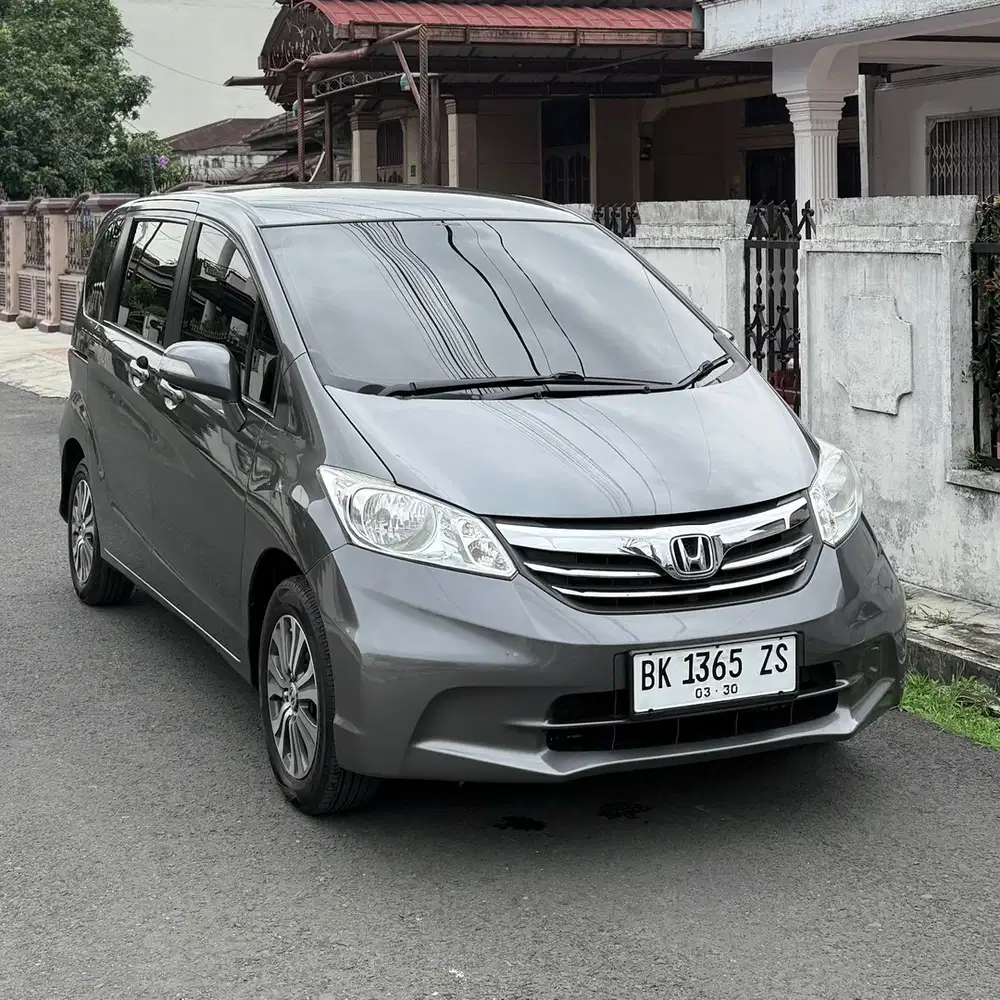 Honda freed E psd automatic 2012