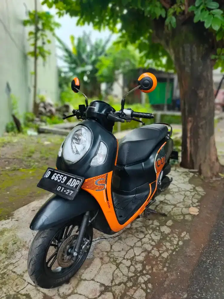 Scoopy 2021 km 24 rb