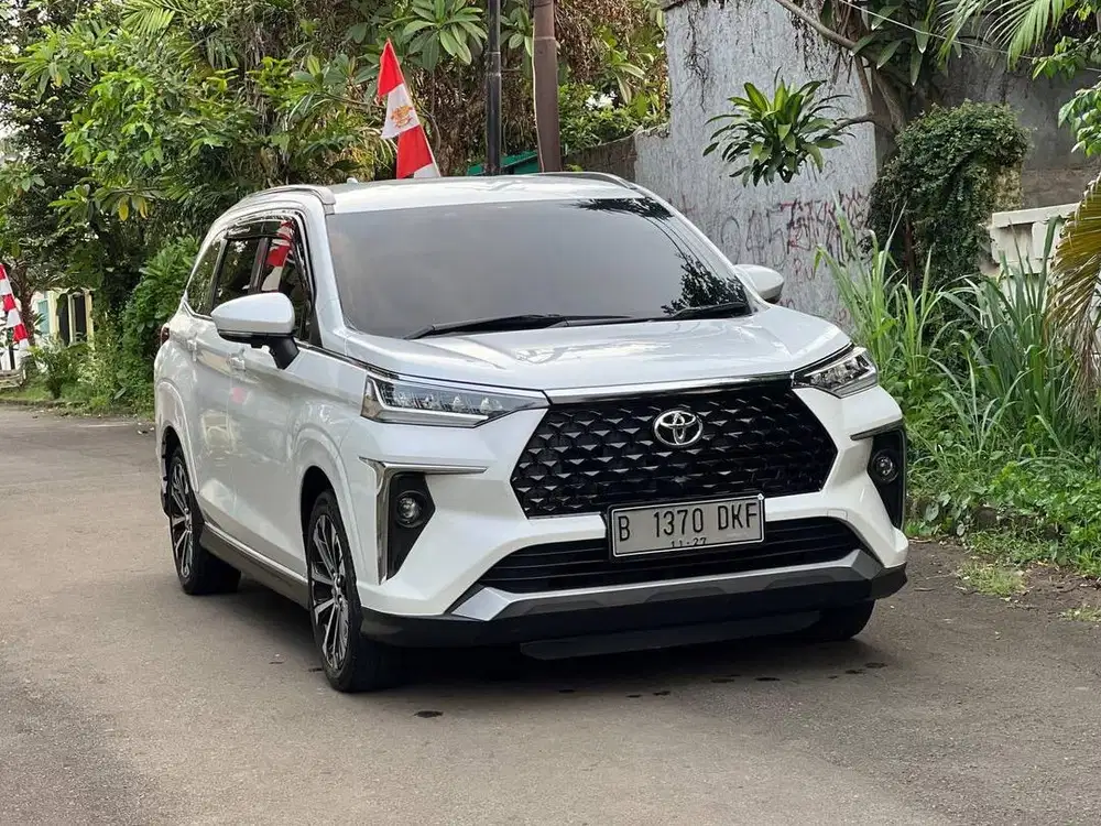 Toyota Veloz Q 2022 AT putih mutiara