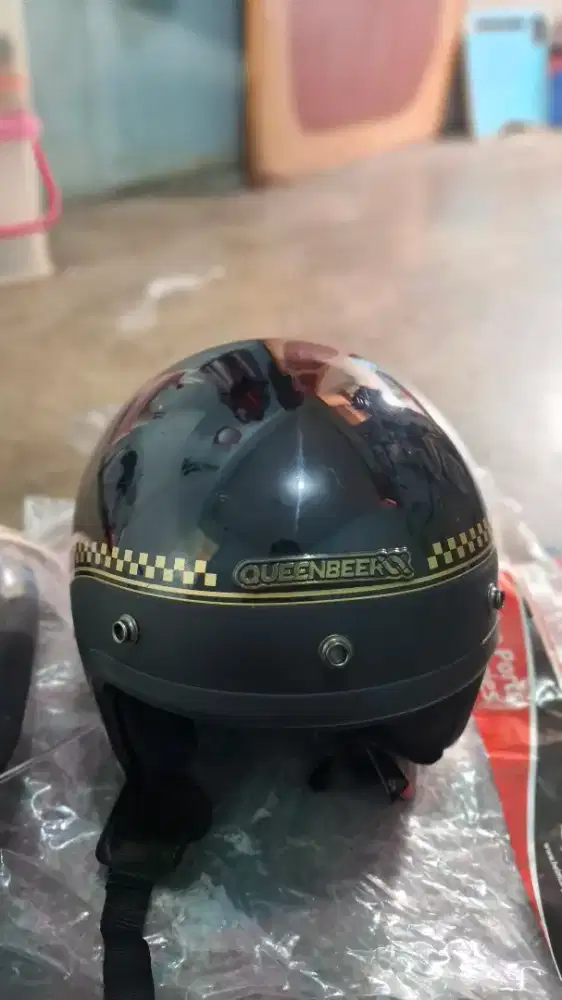 HELM CARGLOSS QUEENBEER