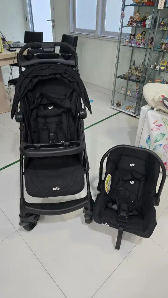 Stroller Joie Muze LX Travel System (free carrier)