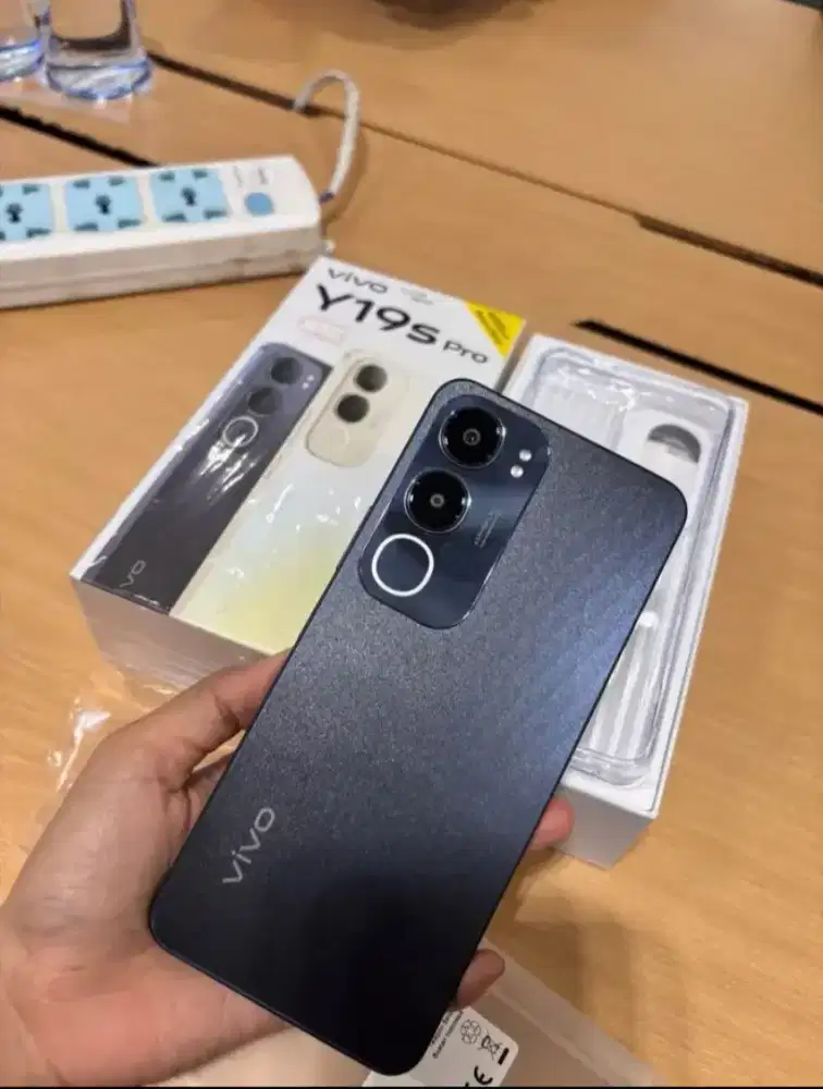 Vivo y19s pro ram 4+4/128 fullset 1bulan pake di jual Krn udh ganti