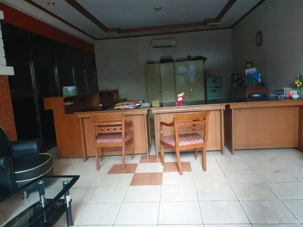 Ruang Usaha Luas disewa Mainroad Riau Bandung