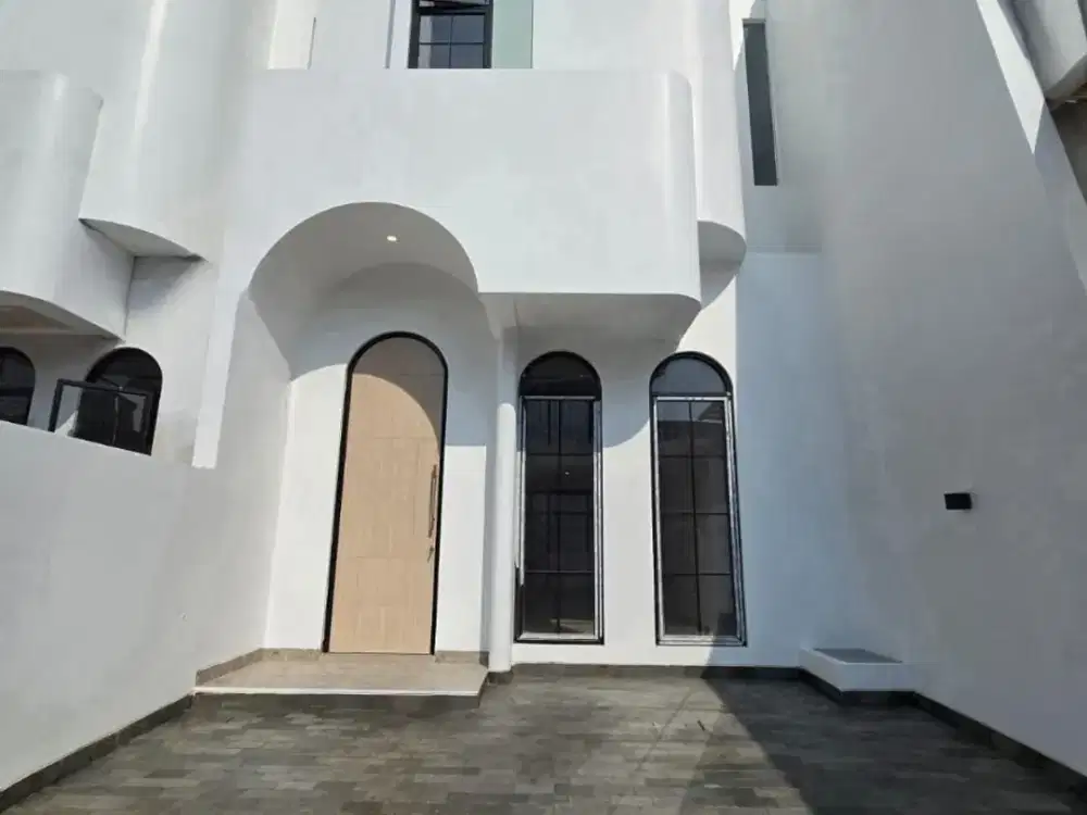 Brand New!! Rumah Citra Garden 2 Hoek 2 Lantai Luas 105m2