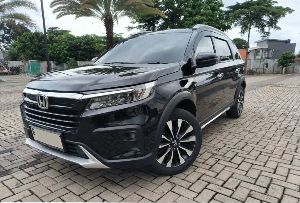 BR-V Prestige 2023 Matic Low KM Istimewa