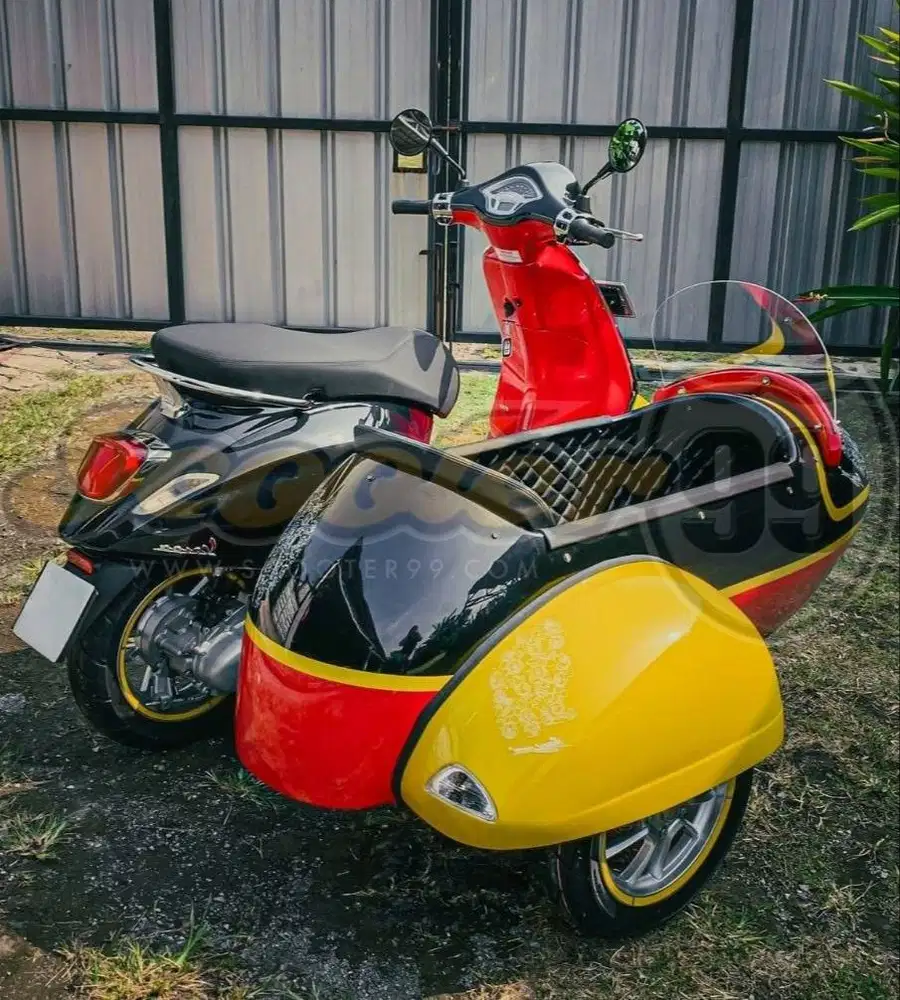 Sespan/Sidecar Vespa Primavera Disney Mickey Mouse Edition