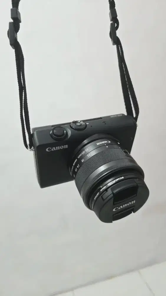 Camera Mirrorless Canon EOS M200 SECOND NO LECET NO MINUS SAMA SEKALI