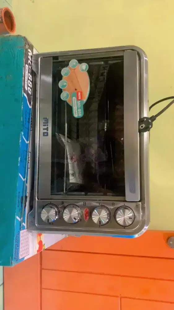 Oven mito 33l like new