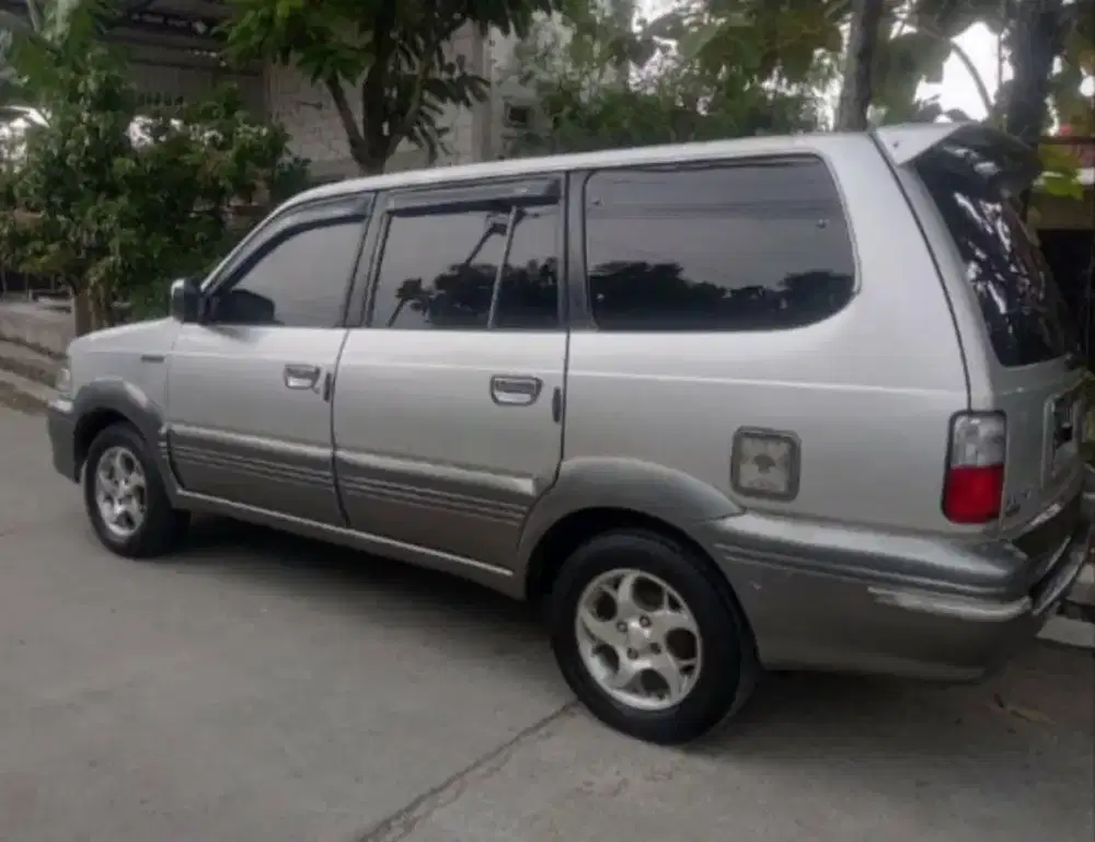 Toyota kijang krista 2.0 Efi Bensin 2001 Manual