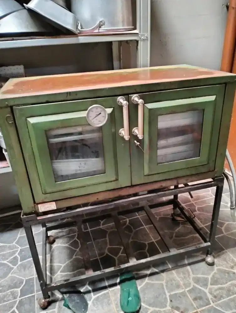 Oven besar api bawah