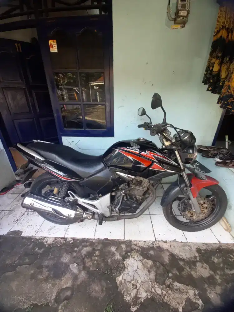 Dijual tiref tahun 2012.hrg.10'5 nepis