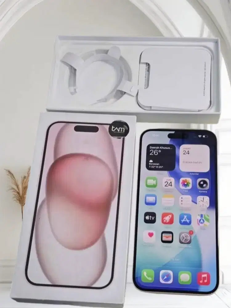 iphone 15 128 Like new Bh batre 100 garansi on 04 2026