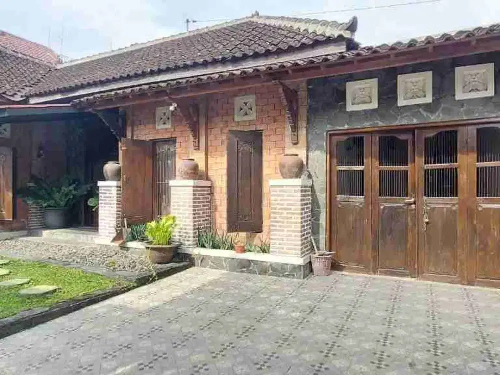 Rumah Mewah Arsitek Jawa Modern Dekat Kampus Unisri Solokota