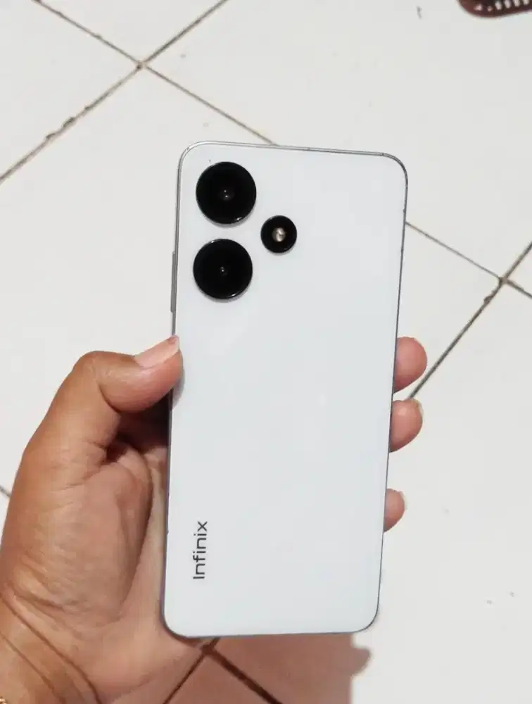 Infinix hot 30i ram 8+8/128!.