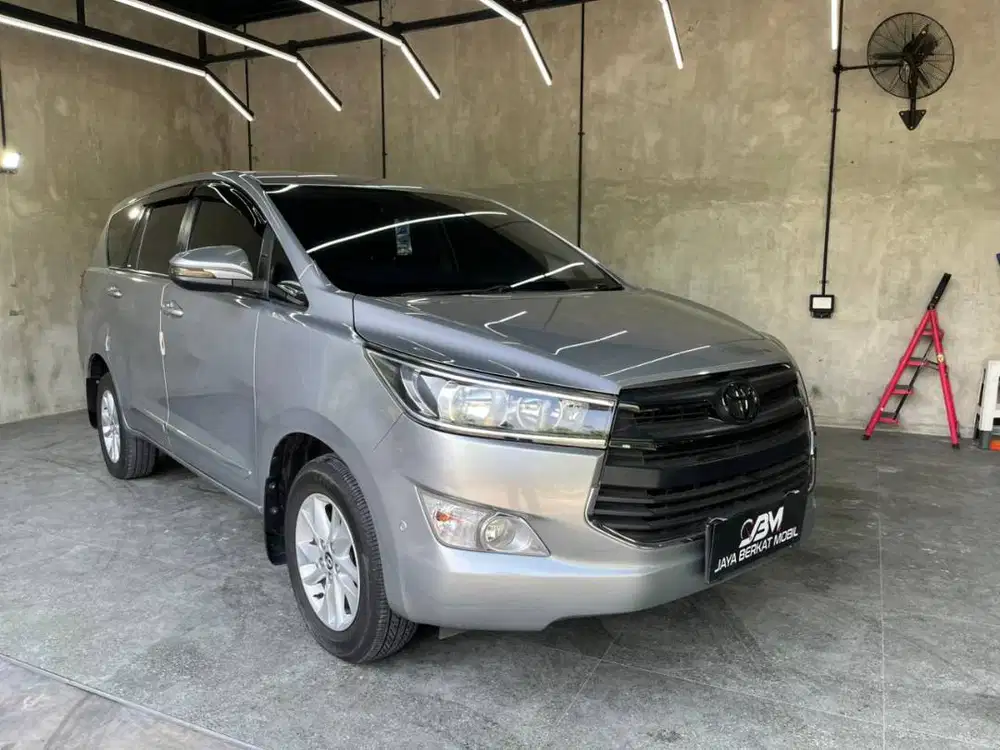 TOYOTA INNOVA 2.4 V AT 2016
