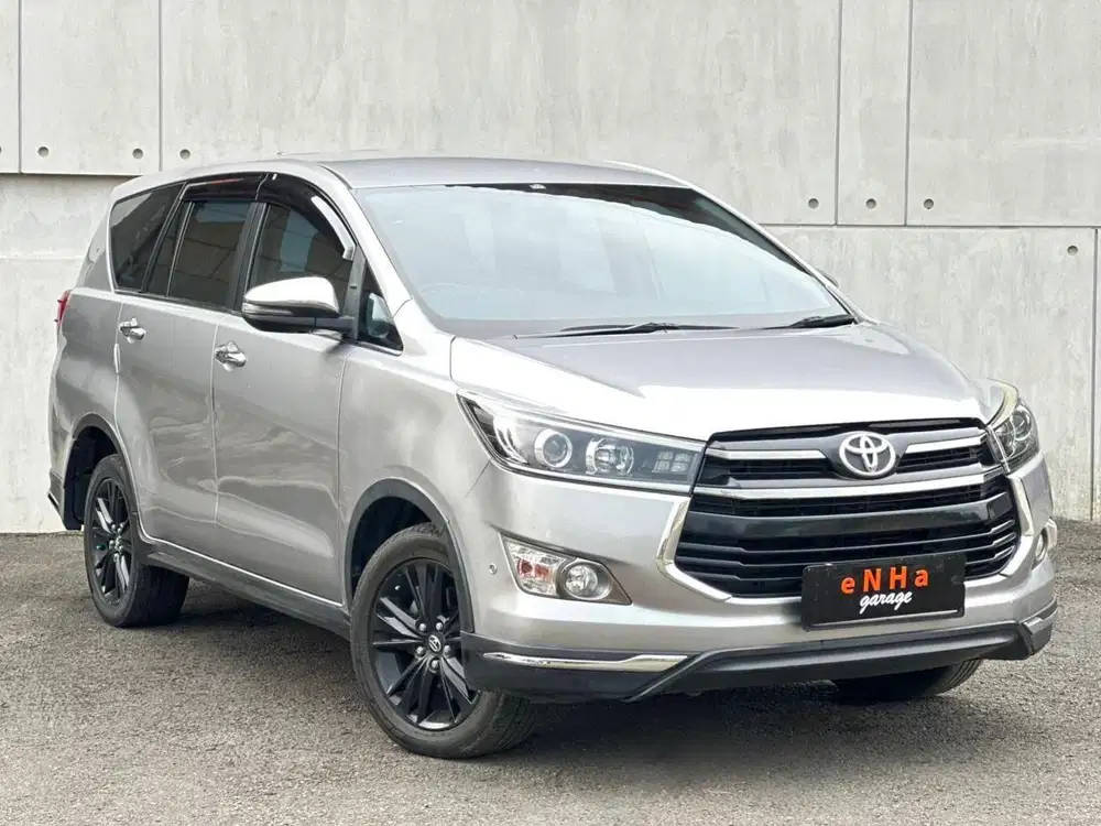 Tangan Pertama.. VENTURER 2.4 A/T 2017.. eNHa garage Semarang..