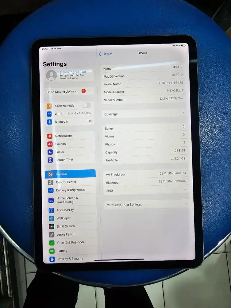 iPad pro 11 inch 256 wifi only 2018 plus magic keyboard