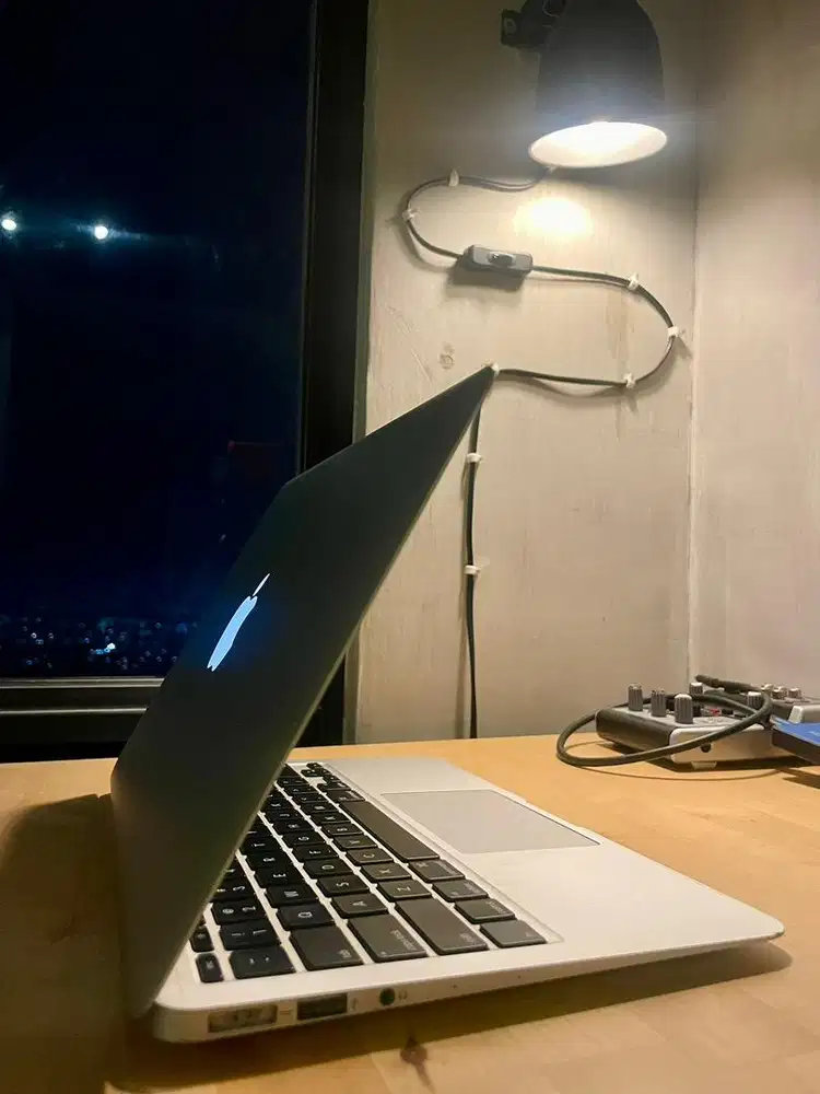 MacBook Air A1465 (11-inch, Early 2014)