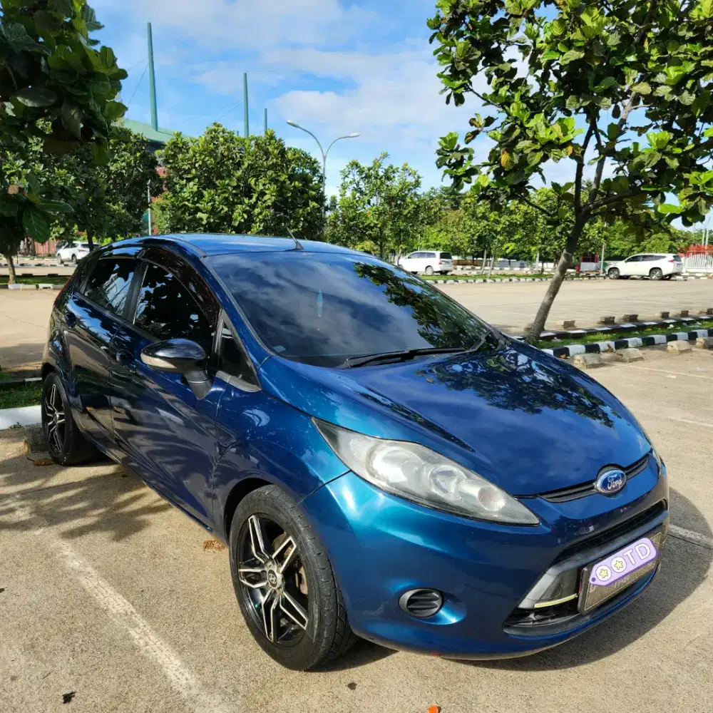 Ford Fiesta 1.4 AT 2011 - KM Rendah, Warna Rare (Kinetic Blue)