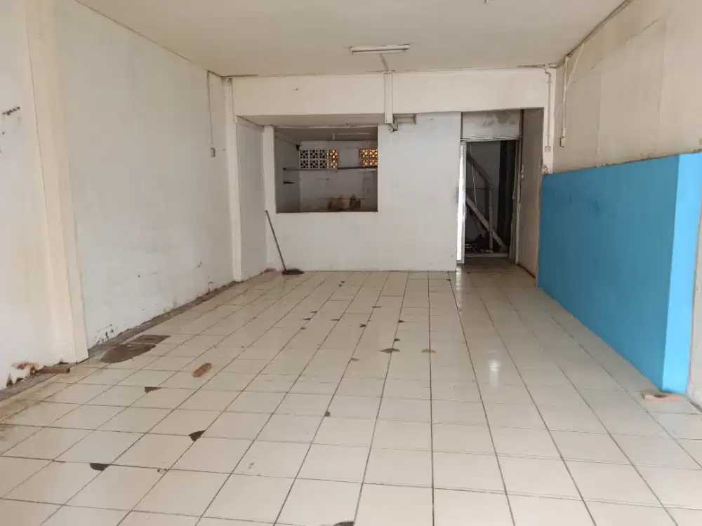 DISEWAKAN KIOS PINGGIR JALAN MASUK JL. Vila Cinere Mas no. 3