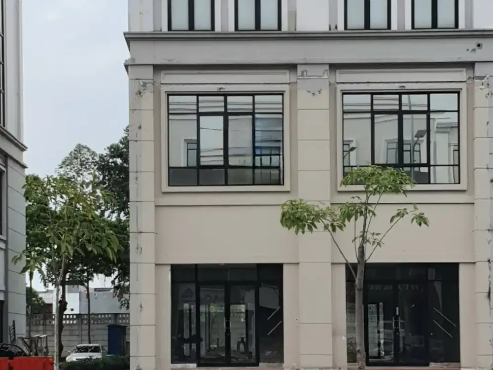 Barang langka: Ruko hoek-gandeng-dua muka di Sedayu City, Kelapa Gading