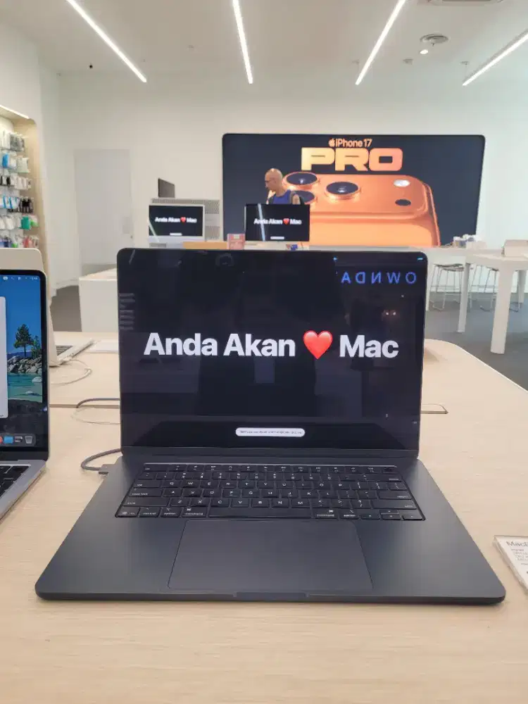 Kredit MacBook Air M4 13 inci cicilan mulai 874
perbulan