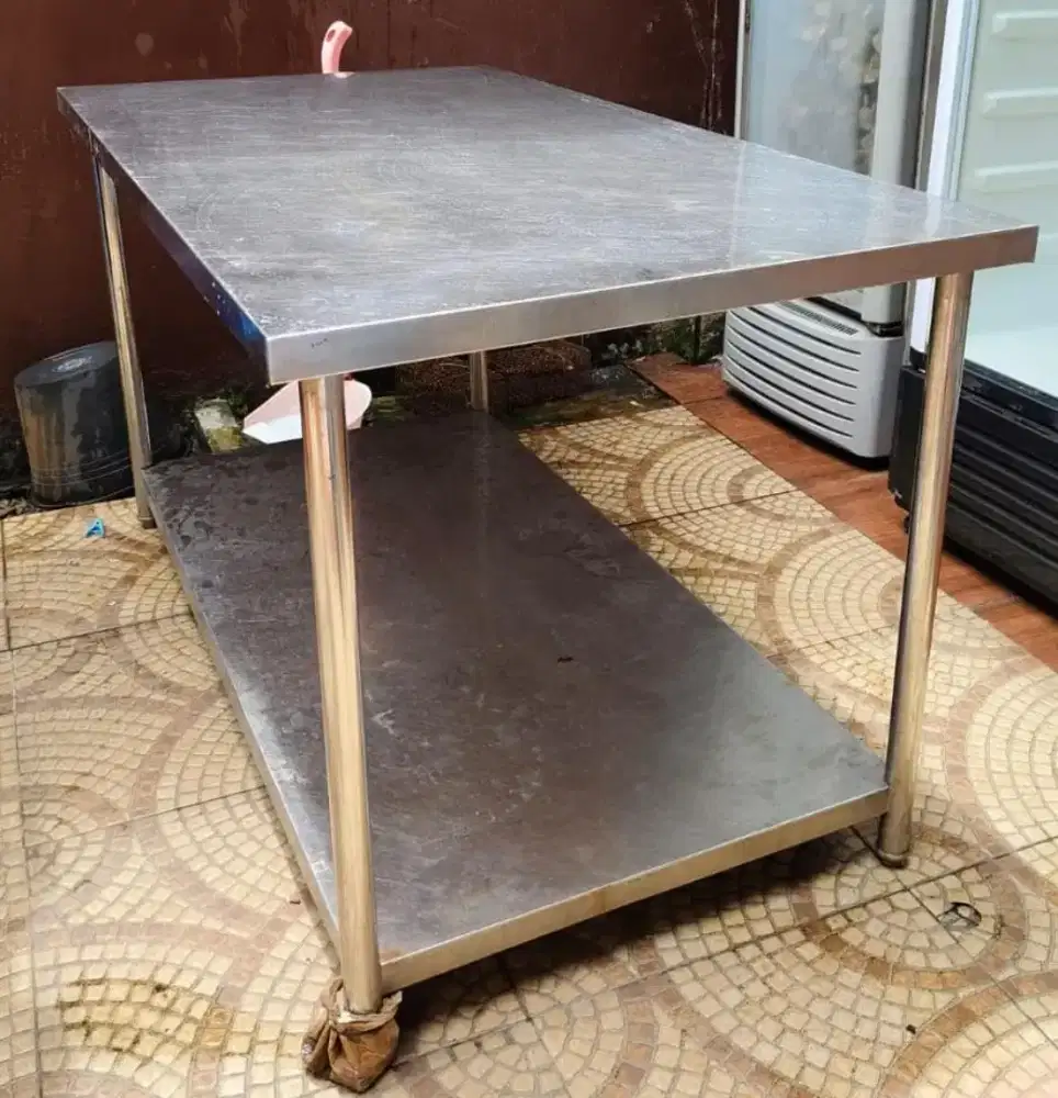 Preloved Meja Stainless Tebal

Ukuran 145 x 80 x 80 cm